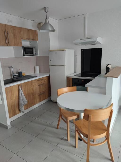 Ferienwohnung Charmant 2 Pieces A Aubenas 2Etoiles Exterior foto